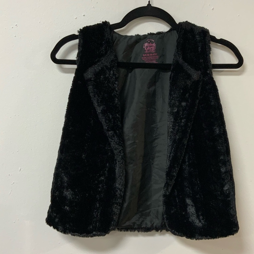 FADED GLORY BLACK FAUX FUR VEST